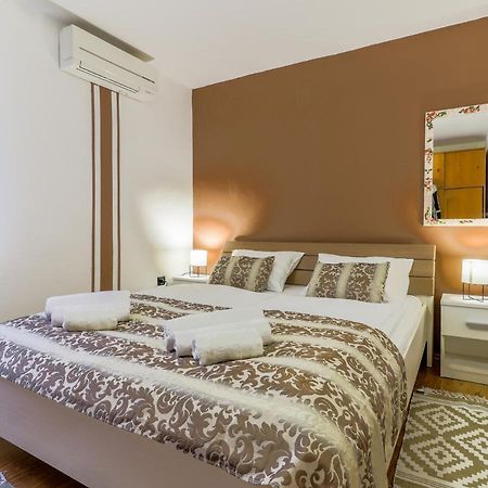 City Center 3 Bedroom Apartment Vrsar Ngoại thất bức ảnh