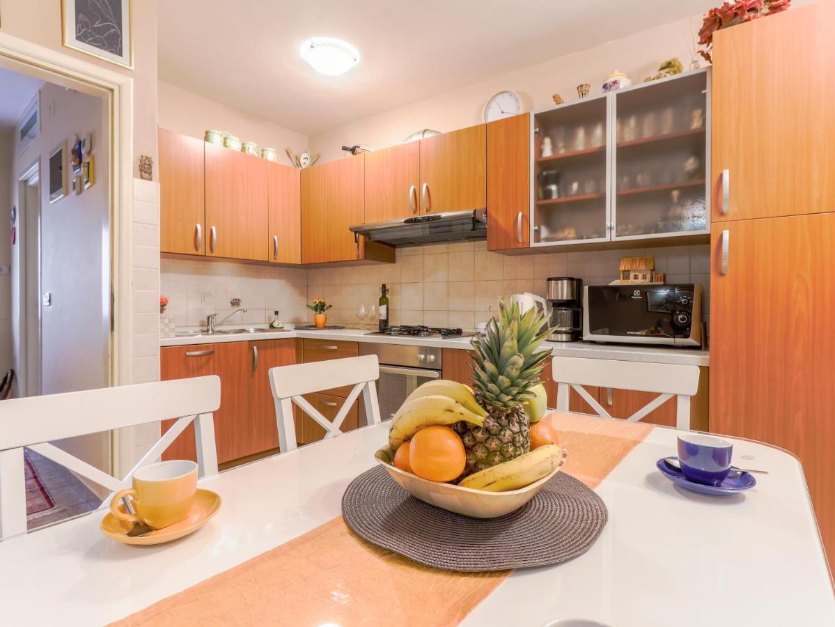 City Center 3 Bedroom Apartment Vrsar Ngoại thất bức ảnh