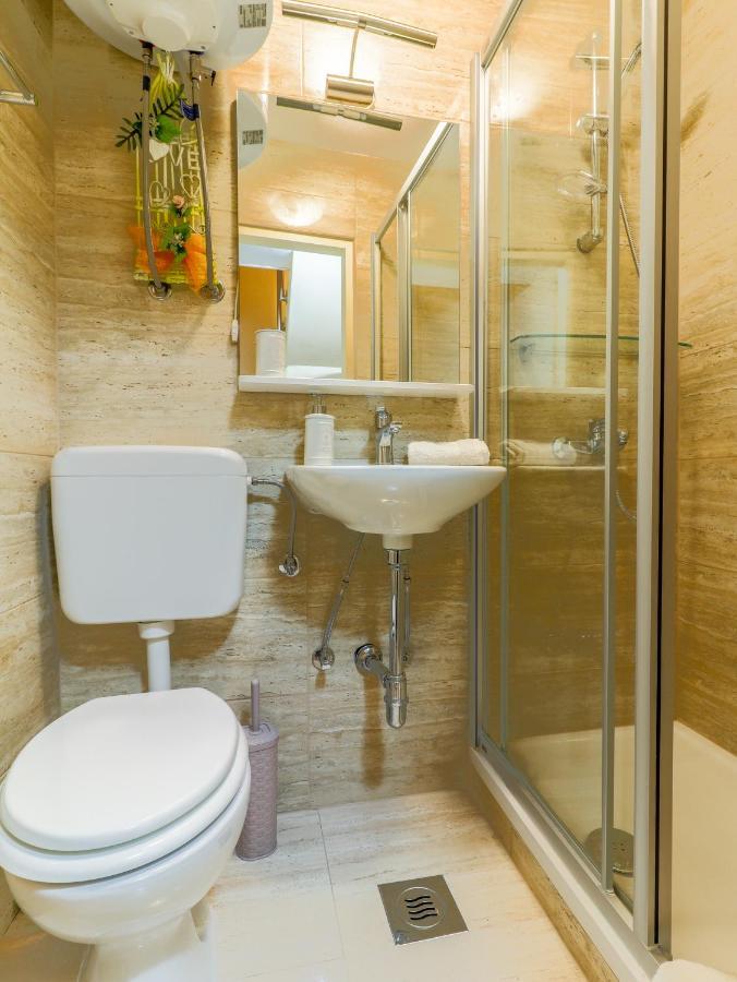 City Center 3 Bedroom Apartment Vrsar Ngoại thất bức ảnh